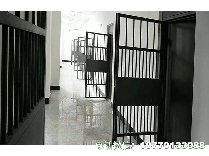 平和县监狱宿舍铁门